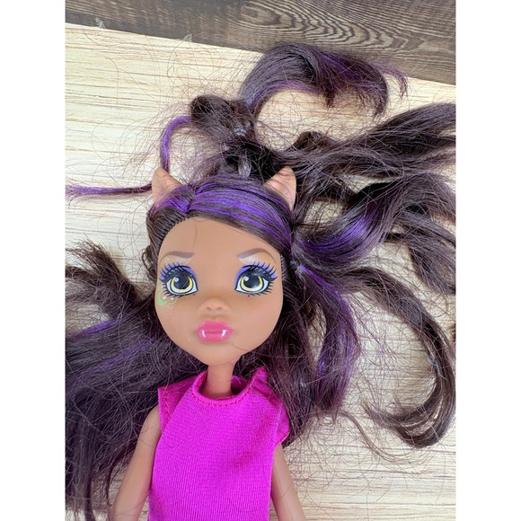 Monster High Doll Clawdeen Wolf Doll Pink Dress - Picture 9 of 10